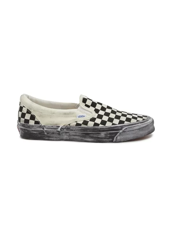 Sneakers>VANS Classic Slip-On Stressed Checkerboard Sneakers